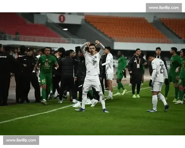 罗宾对决马拉特巅峰碰撞揭示战术智慧与意志较量全场焦点之战博弈