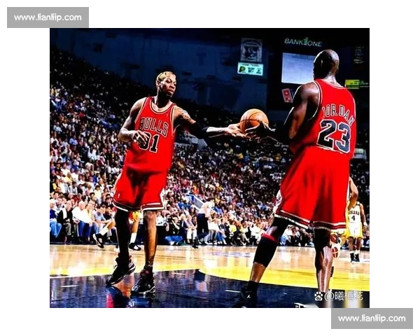 篮球历史上最具话题性的篮板狂人与禁区巨兽对决罗德曼对奥尼尔